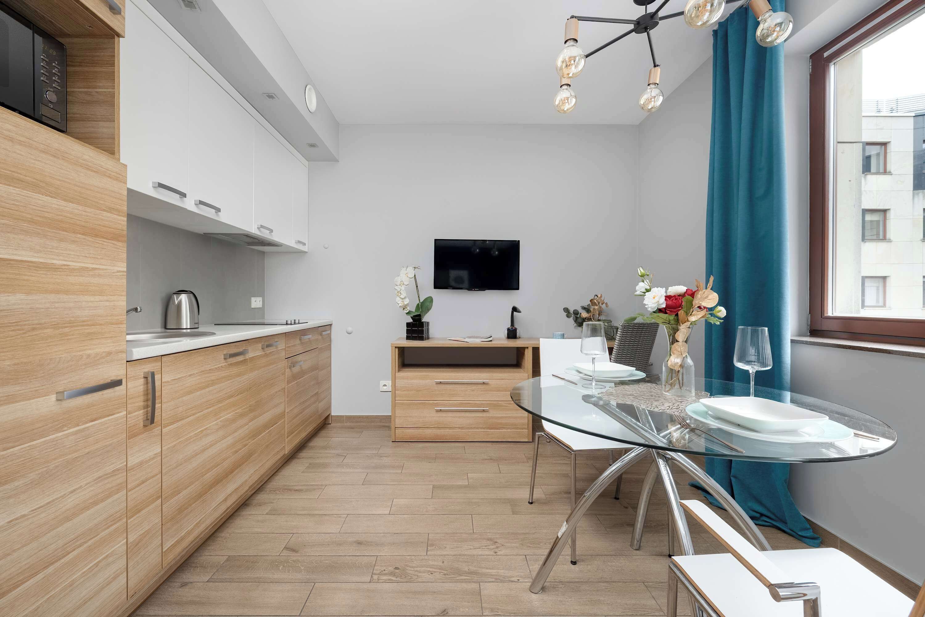 Réfrigérateur, micro-ondes, plaque de cuisson, lave-vaisselle