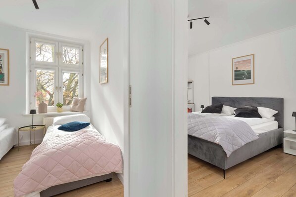 3 bedrooms, iron/ironing board, WiFi, bed sheets