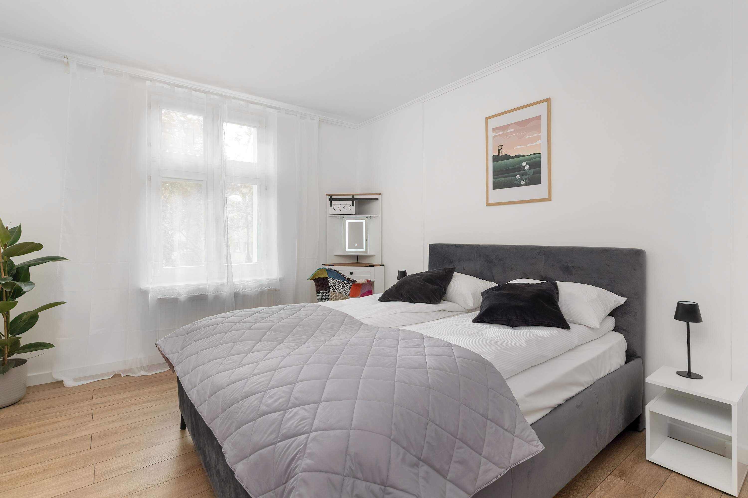 3 chambres, fer et planche à repasser, Wi-Fi, draps fournis