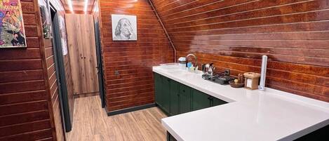 Classic-bungalow - balkon - bjergudsigt | Privat køkken