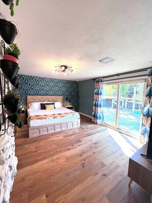 5 bedrooms, in-room safe, desk, iron/ironing board