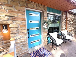 Terrace/patio - Stunning HUGE Mid-Century Home on 1 Acre 10 Min to Airport/Downtown Indianapolis (Indianapolis)