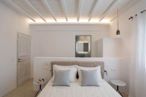 2 bedrooms, iron/ironing board, travel cot, free WiFi
