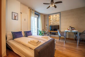 2 bedrooms, iron/ironing board, free WiFi, bed sheets - Special *Roger F. Rabbit 1* Apartment (Basel)