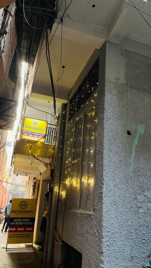 Exterior - Roomshala Hotel KB Residency (New Delhi)