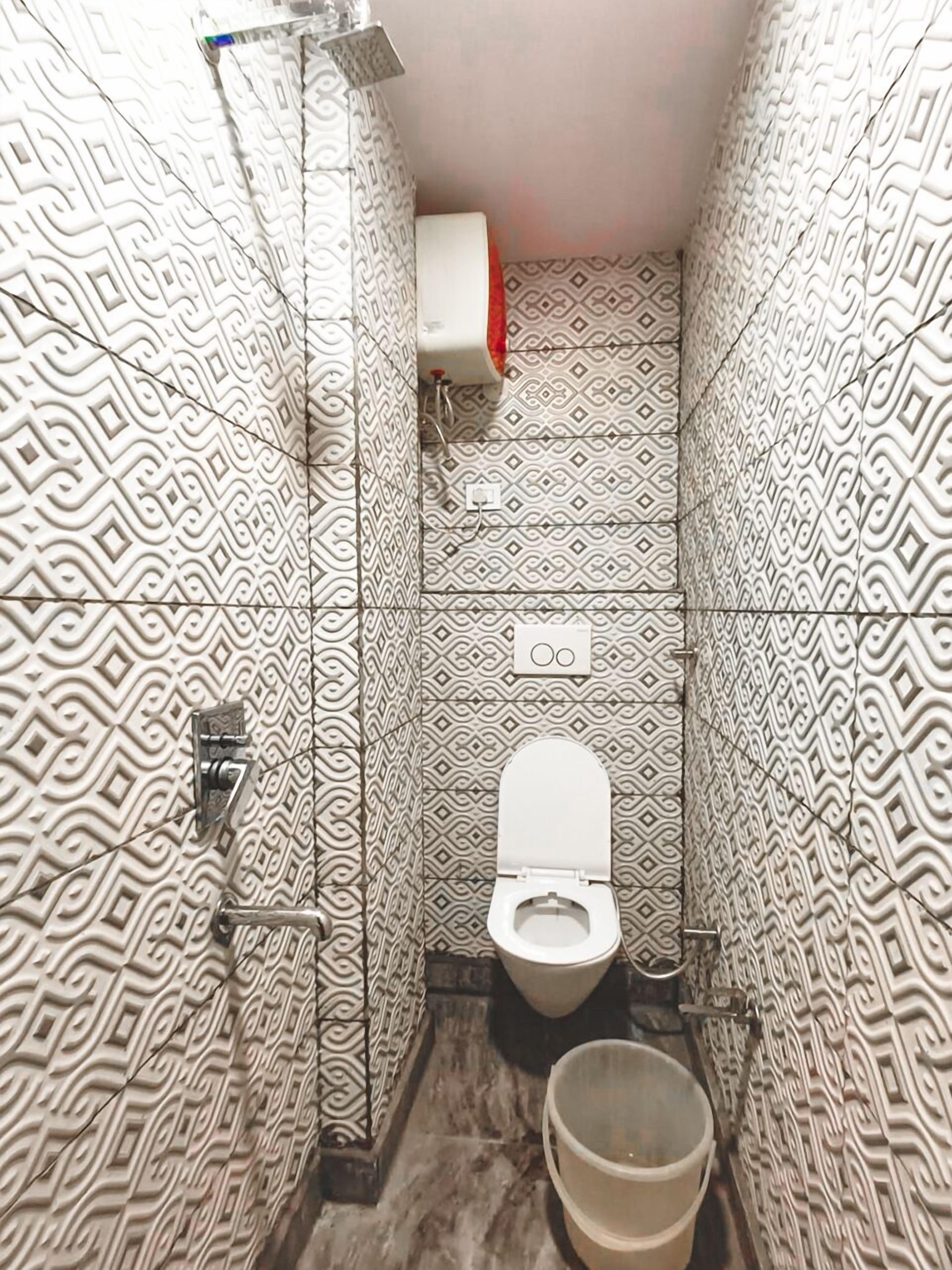 Ducha, artículos de tocador gratuitos, toallas, jabón