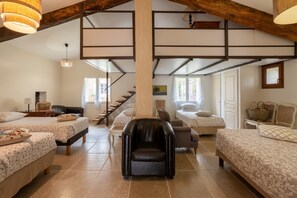 13 bedrooms, iron/ironing board, WiFi, bed sheets