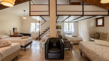 13 habitaciones, tabla de planchar con plancha, wifi y ropa de cama