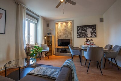 Special *Roger F. Rabbit 2* Apartment