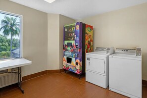 Interior - Enjoy Proximity to MOSI at This Charming Room w/ Comfortable Atmosphere (Tampa)