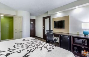 Iron/ironing board, free WiFi, bed sheets - Enjoy Proximity to MOSI at This Charming Room w/ Comfortable Atmosphere (Tampa)