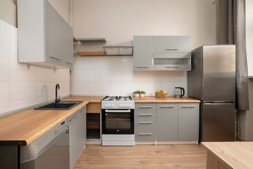 AS HOME Ofiar Oświęcimskich 