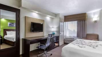 1 habitación, tabla de planchar con plancha, wifi gratis y ropa de cama