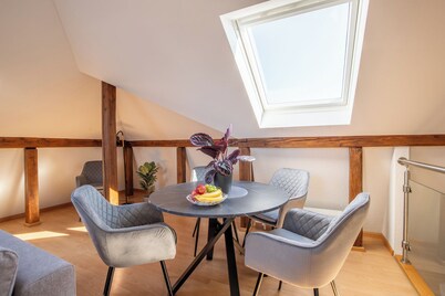 Special *Roger F. Rabbit 4* Apartment