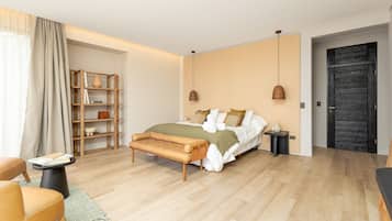 Egyptian cotton sheets, premium bedding, down duvets, in-room safe