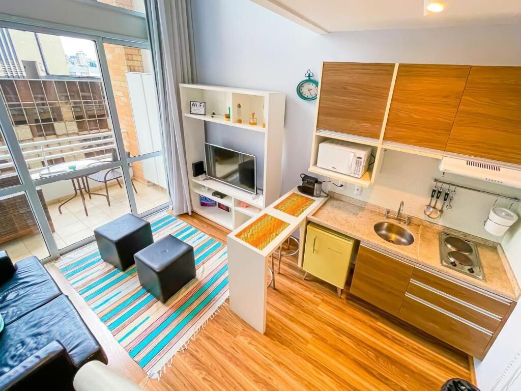 Departamento clásico, 1 cama Queen size y sofá cama | Cocina privada | Microondas y utensilios de cocina 