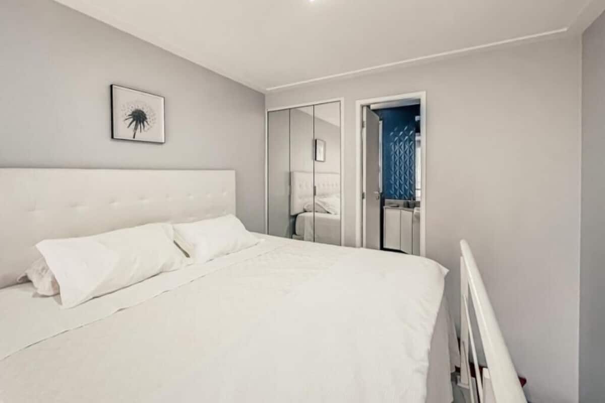 Classic Apartment, 1 Queen Bed with Sofa bed | Desk, laptop workspace, free WiFi