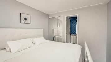 Classic Apartment, 1 Queen Bed with Sofa bed | Desk, laptop workspace, free WiFi