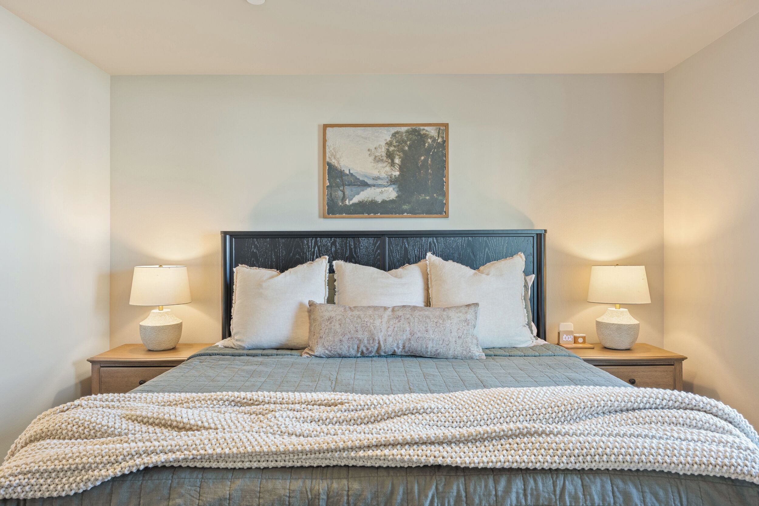 3 bedrooms, desk, iron/ironing board, travel crib