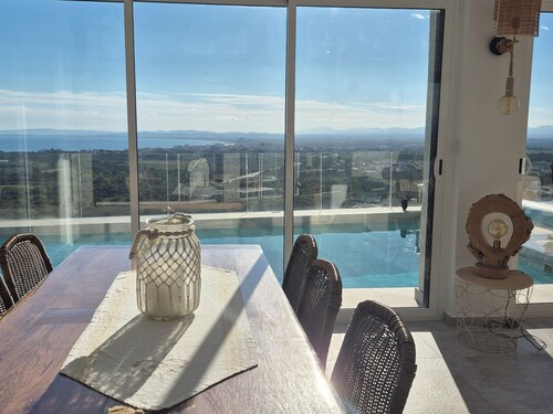 Villa with breathtaking bay view