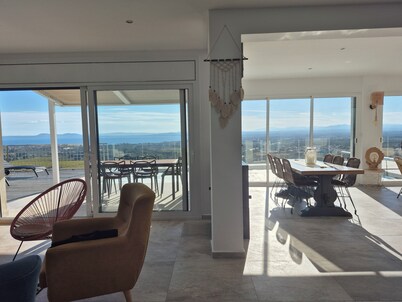 Villa with breathtaking bay view