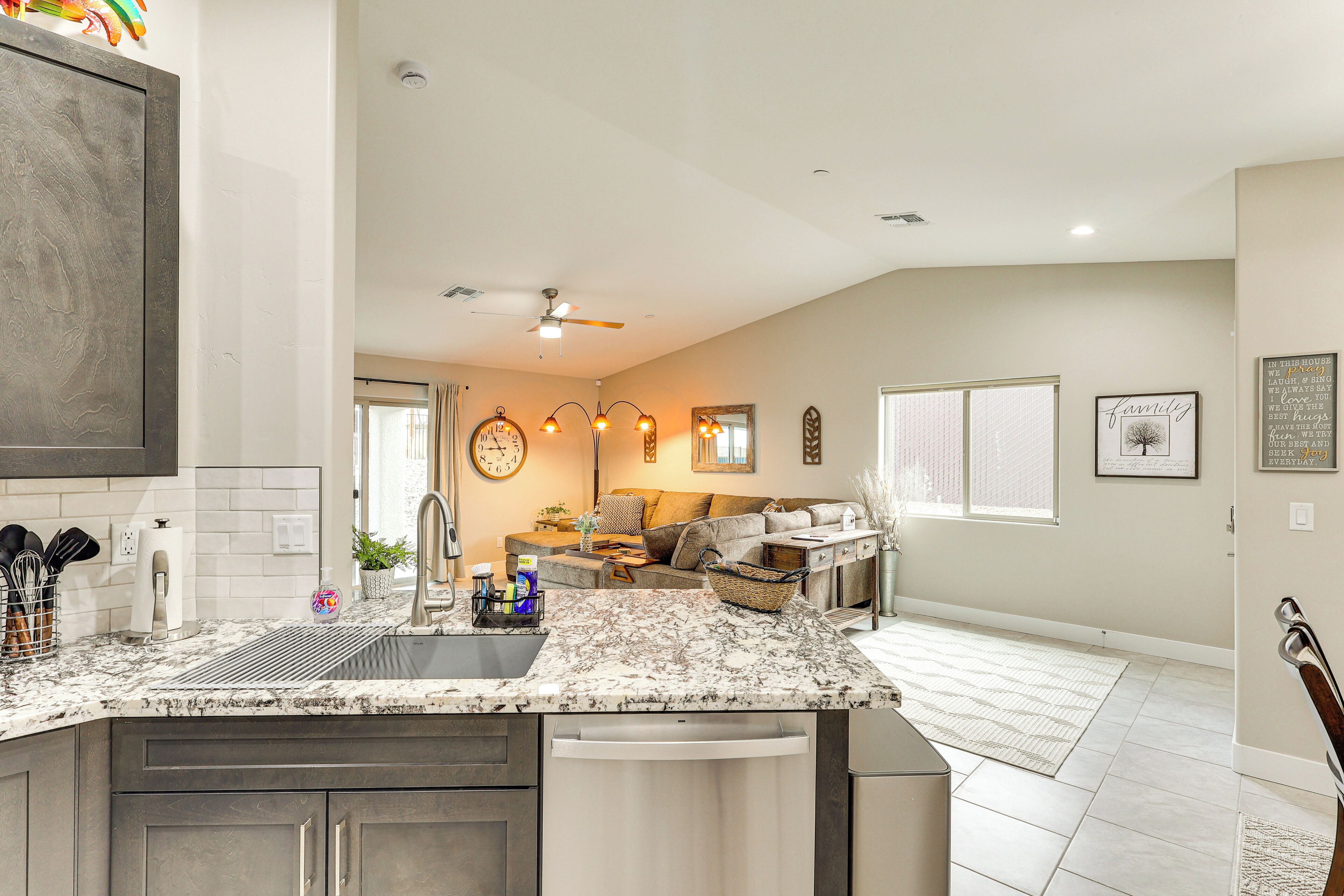 House (3 Bedrooms) | Interior