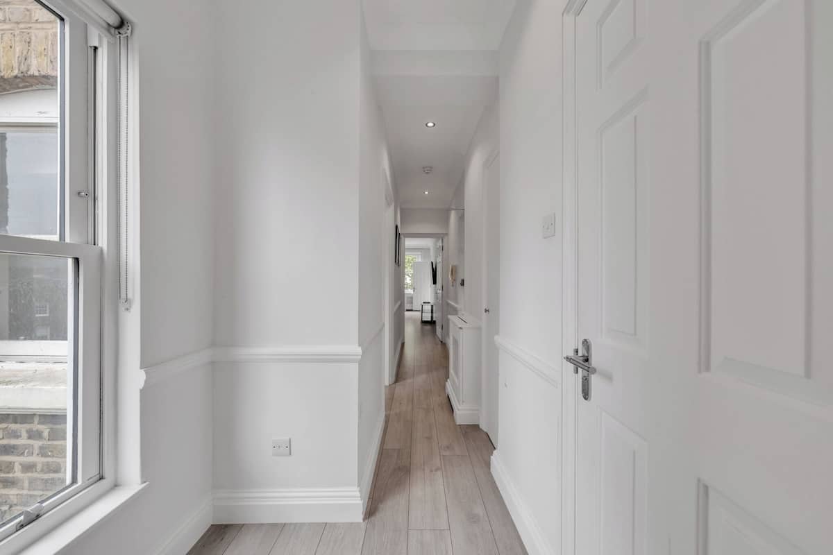 Superior Apartment | Hallway