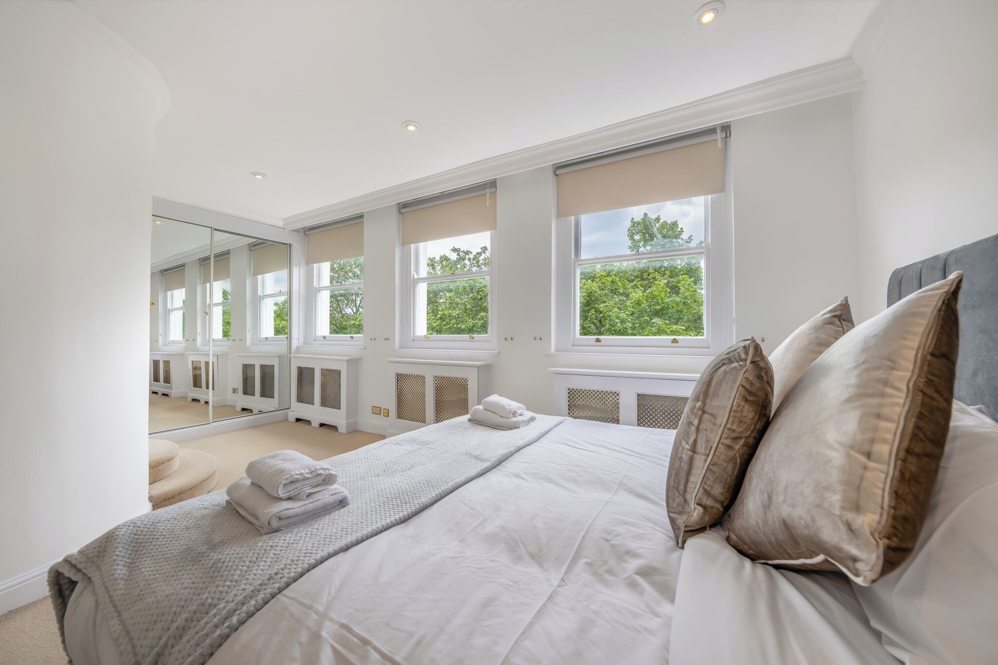 Deluxe Apartment | Free WiFi, bed sheets