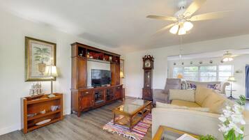 House (2 Bedrooms) | Front of property