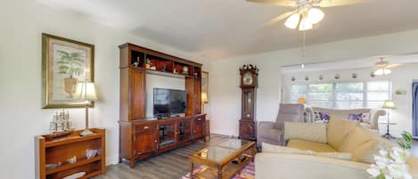 House (2 Bedrooms) | Front of property