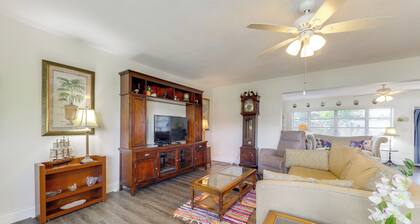 1 Mi to Sand! Deerfield Beach Home w/ Patio