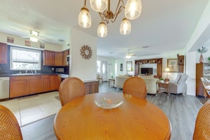 House (2 Bedrooms) | Interior