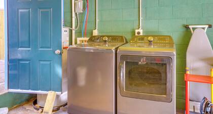 Smoketown Side Shack - 1 Block to Hospitals!