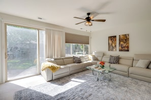 House (5 Bedrooms) | Interior - 13 Mi to Slopes: Cozy Home w/ Fenced Yard in Reno (Reno)