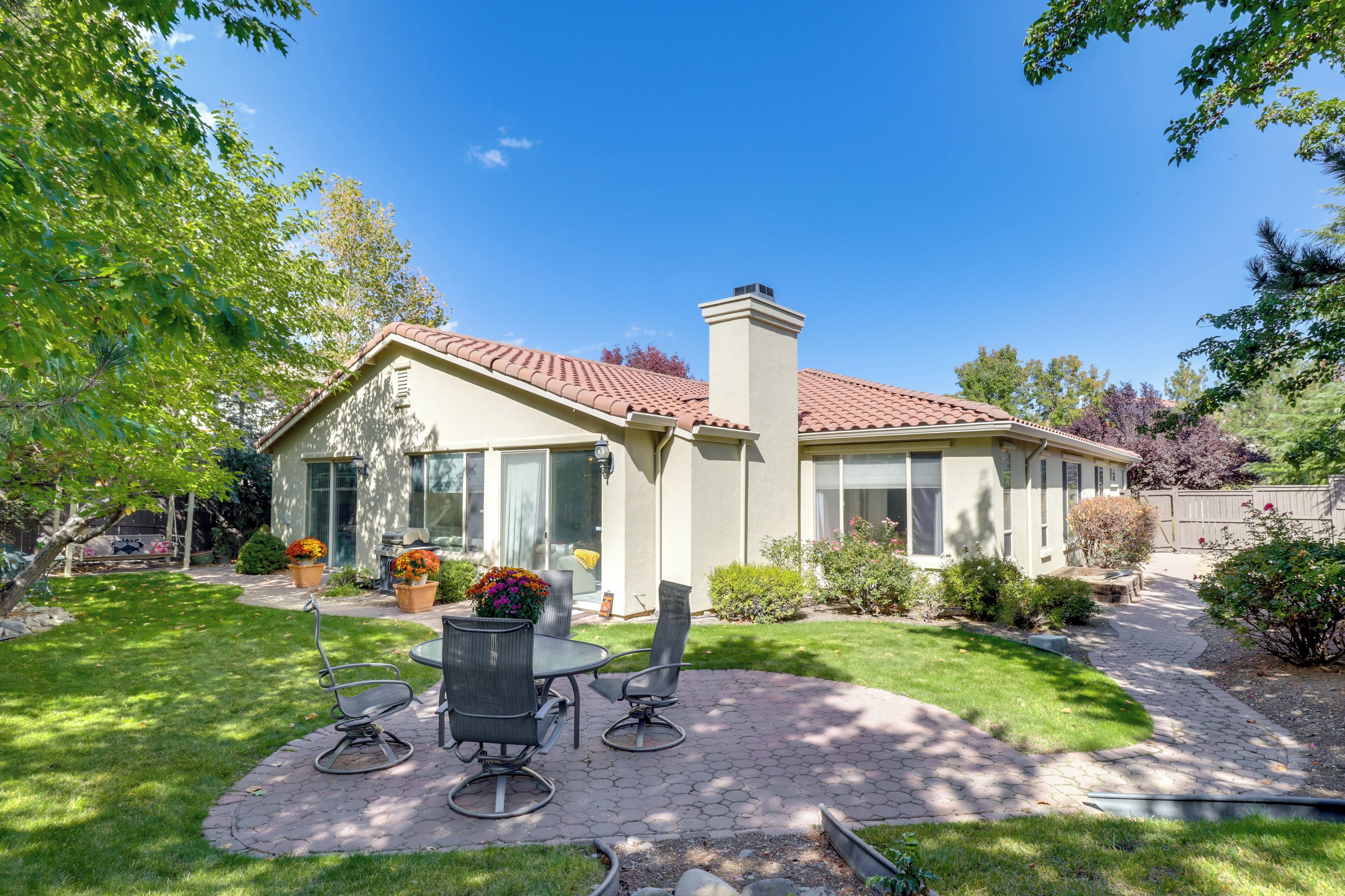 House (5 Bedrooms) | Front of property