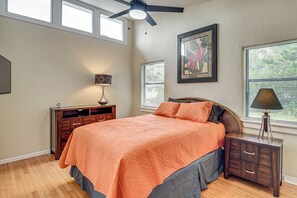 Interior - 3 Mi to Beach & Boardwalk: Riverfront Daytona Home (Holly Hill)