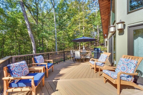 Secluded Lake Lanier Cabin W/ Game Area - Lake Lanier, GA