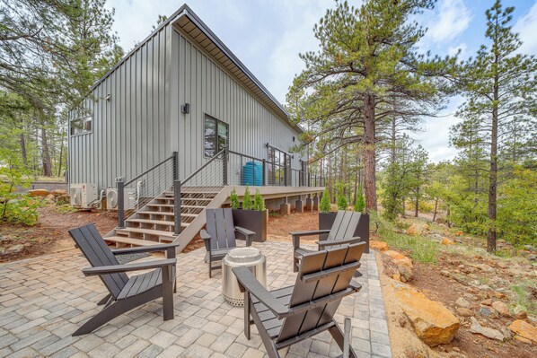 House (2 Bedrooms) | Front of property - Modern Cabin Living! Mtn-view Gem in Munds Park (Munds Park)