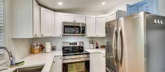 Beach Days & Dtwn Charm! Cape Charles Cottage