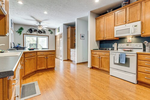 Stars & Sunsets! Door Peninsula Retreat w/ Deck