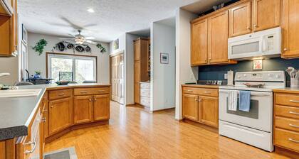 Stars & Sunsets! Door Peninsula Retreat w/ Deck