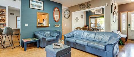 House (4 Bedrooms) | Front of property