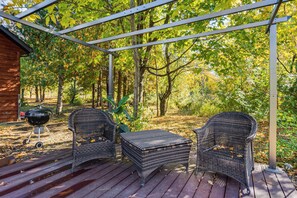 Interior - Stars & Sunsets! Door Peninsula Retreat w/ Deck (Egg Harbor)