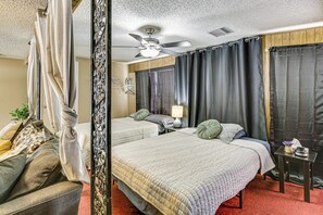 Apartment (0 Bedroom) | Interior - Convenient Studio w/ Private Bar in Odessa (Odessa)