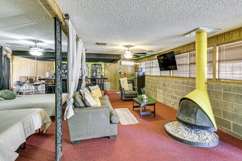 Convenient Studio w/ Private Bar in Odessa