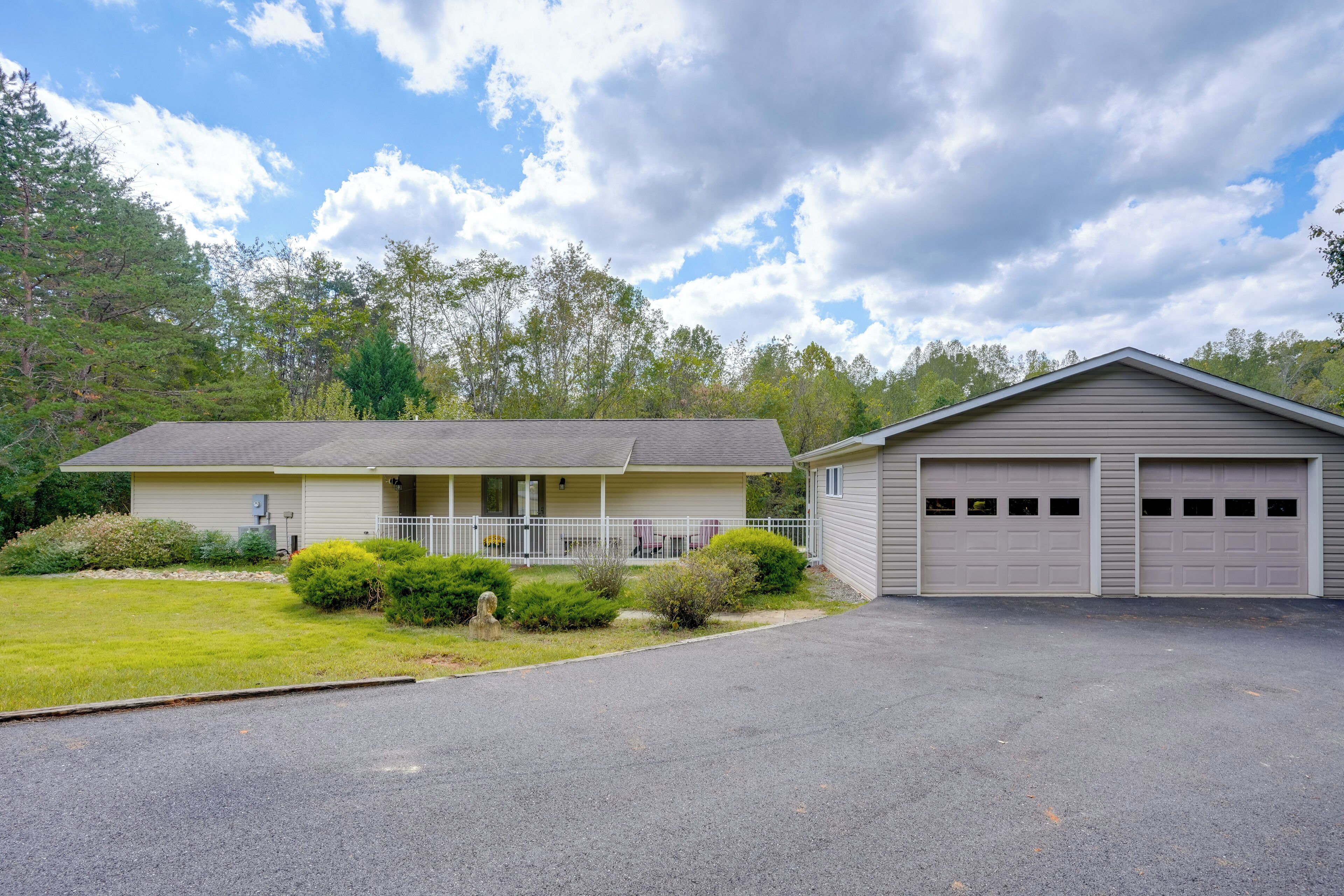 House (2 Bedrooms) | Front of property