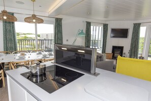 Interior - Dahlia (Redruth)