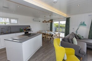 Interior - Dahlia (Redruth)