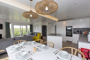 Interior - Dahlia (Redruth)