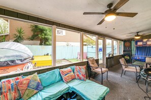 House (4 Bedrooms) | Interior - 9 Mi to Legoland: Family Gem w/ Games Galore! (Winter Haven)